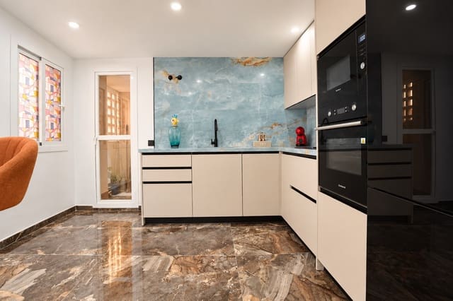 3 Zimmer Apartment zu vermieten in Marbella mit Pool Garage - 2.500 € (Ref: 10048974)