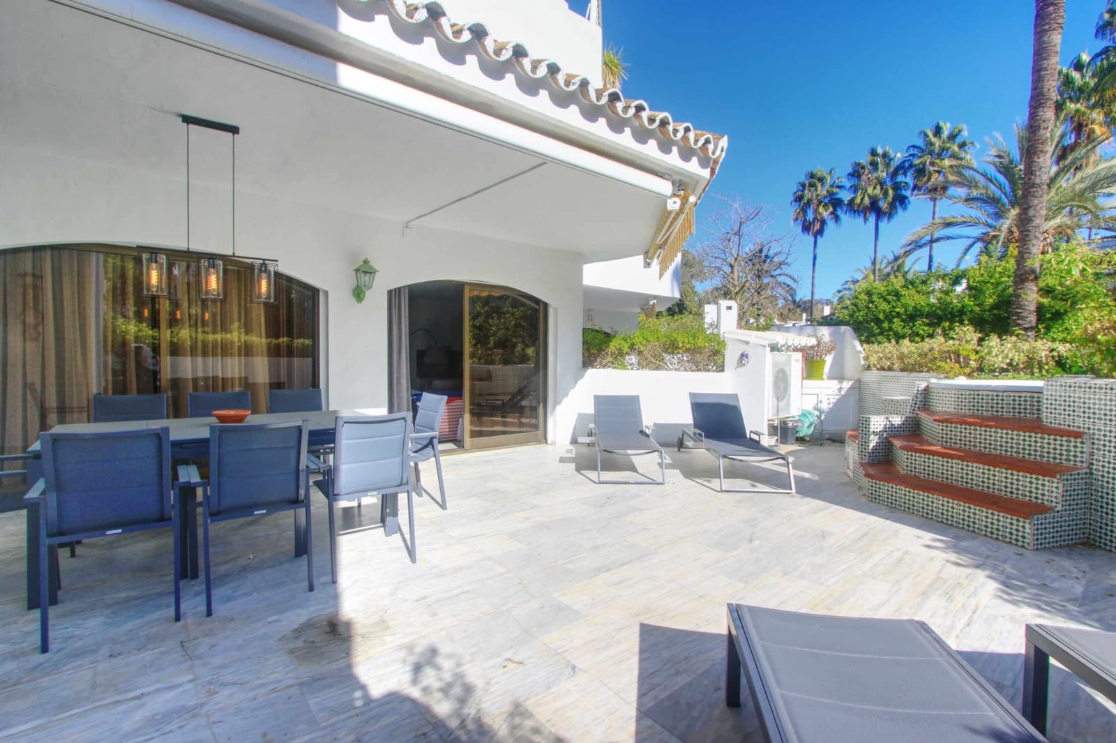 3 bedroom Apartment for sale in Marbella with pool - € 649,000 (Ref: 10048975)