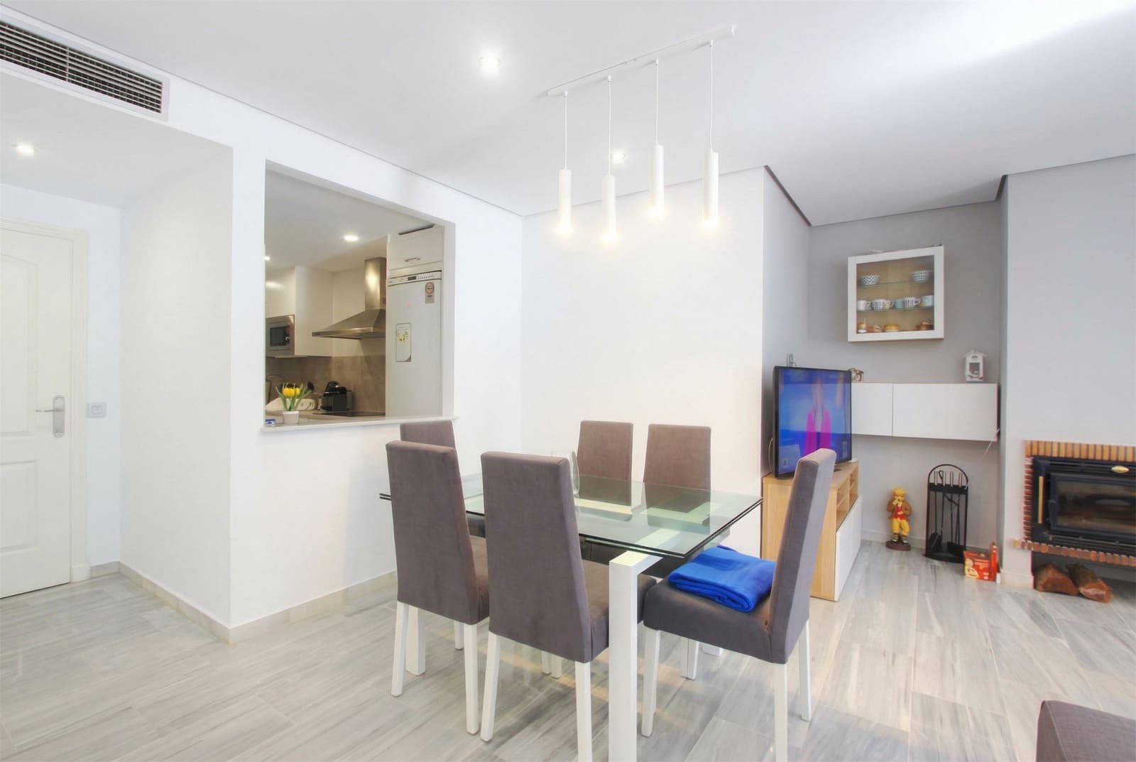 3 bedroom Apartment for sale in Marbella with pool - € 649,000 (Ref: 10048975)