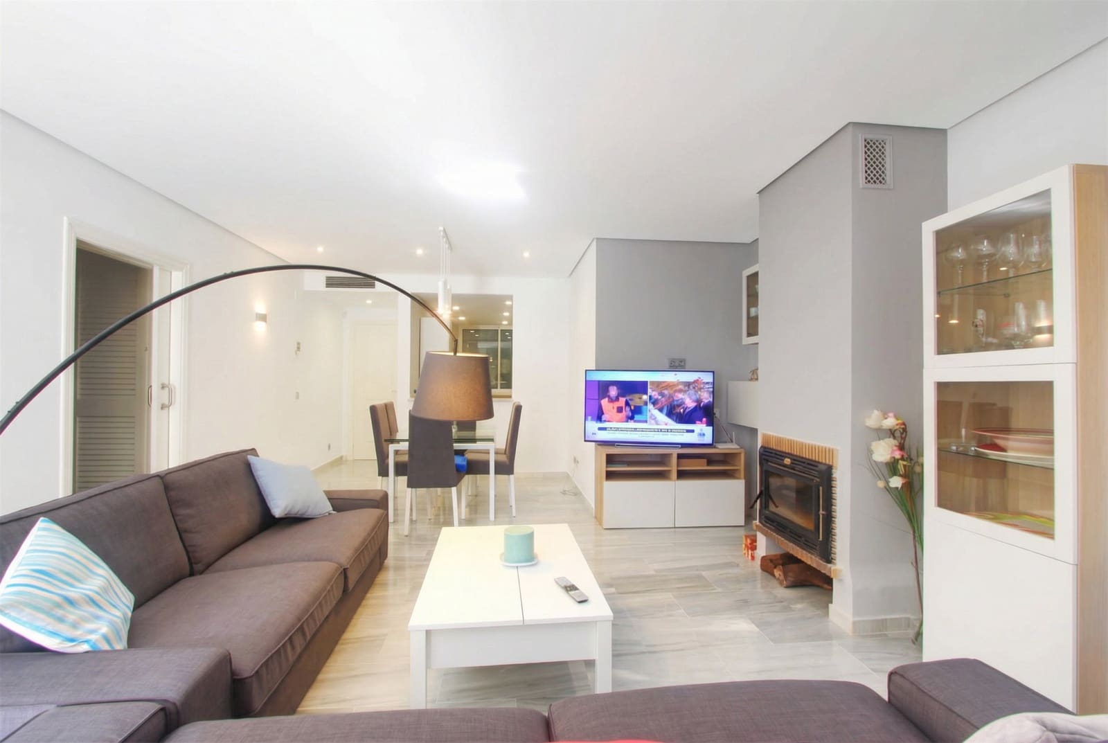 3 bedroom Apartment for sale in Marbella with pool - € 649,000 (Ref: 10048975)