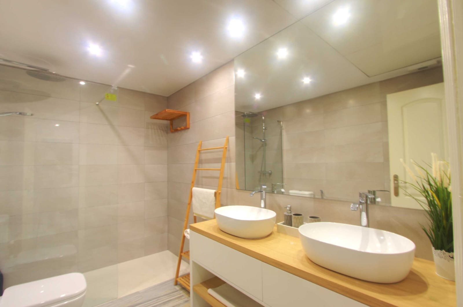 3 bedroom Apartment for sale in Marbella with pool - € 649,000 (Ref: 10048975)