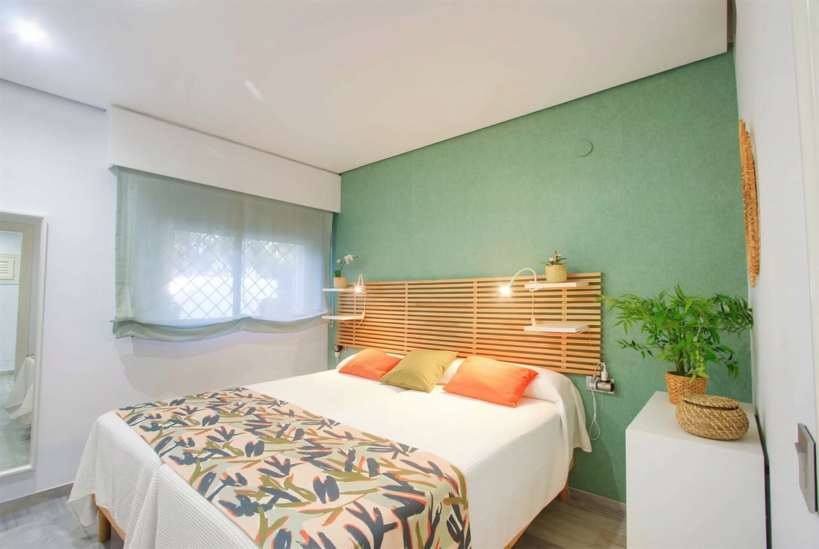 3 bedroom Apartment for sale in Marbella with pool - € 649,000 (Ref: 10048975)