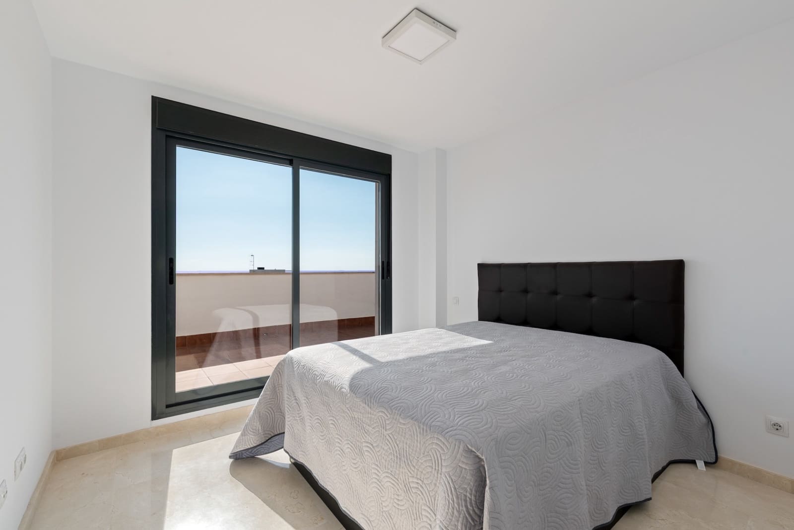 2 soveværelse Penthouse til salg i Casares med swimmingpool garage - € 399.000 (Ref: 10048976)