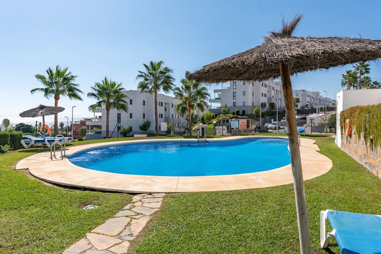 2 soveværelse Penthouse til salg i Casares med swimmingpool garage - € 399.000 (Ref: 10048976)