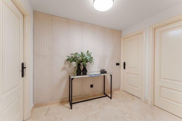 3 sypialnia Apartament na sprzedaż w Sierra Blanca, Marbella z basenem garażem - 1 195 000 € (Ref: 10061736)