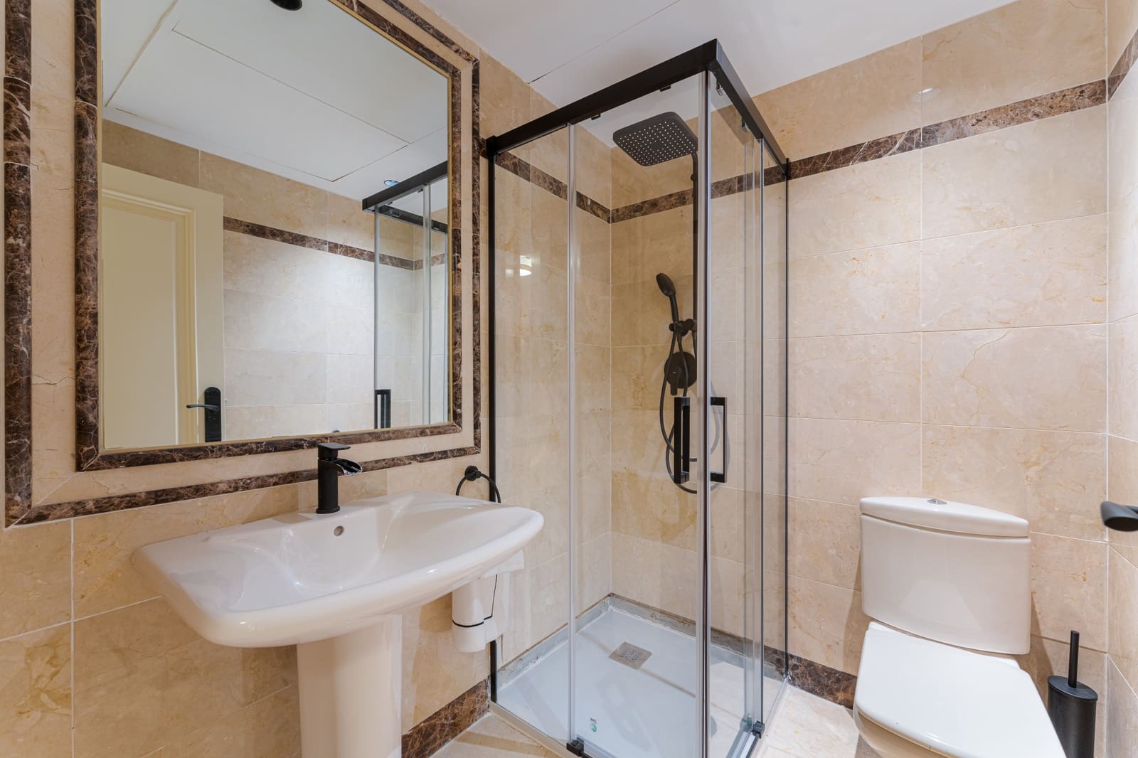 3 sypialnia Apartament na sprzedaż w Marbella z basenem garażem - 1 195 000 € (Ref: 10061736)