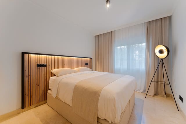 3 sypialnia Apartament na sprzedaż w Sierra Blanca, Marbella z basenem garażem - 1 195 000 € (Ref: 10061736)
