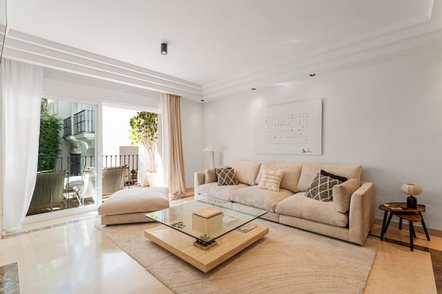 3 sypialnia Apartament na sprzedaż w Sierra Blanca, Marbella z basenem garażem - 1 195 000 € (Ref: 10061736)