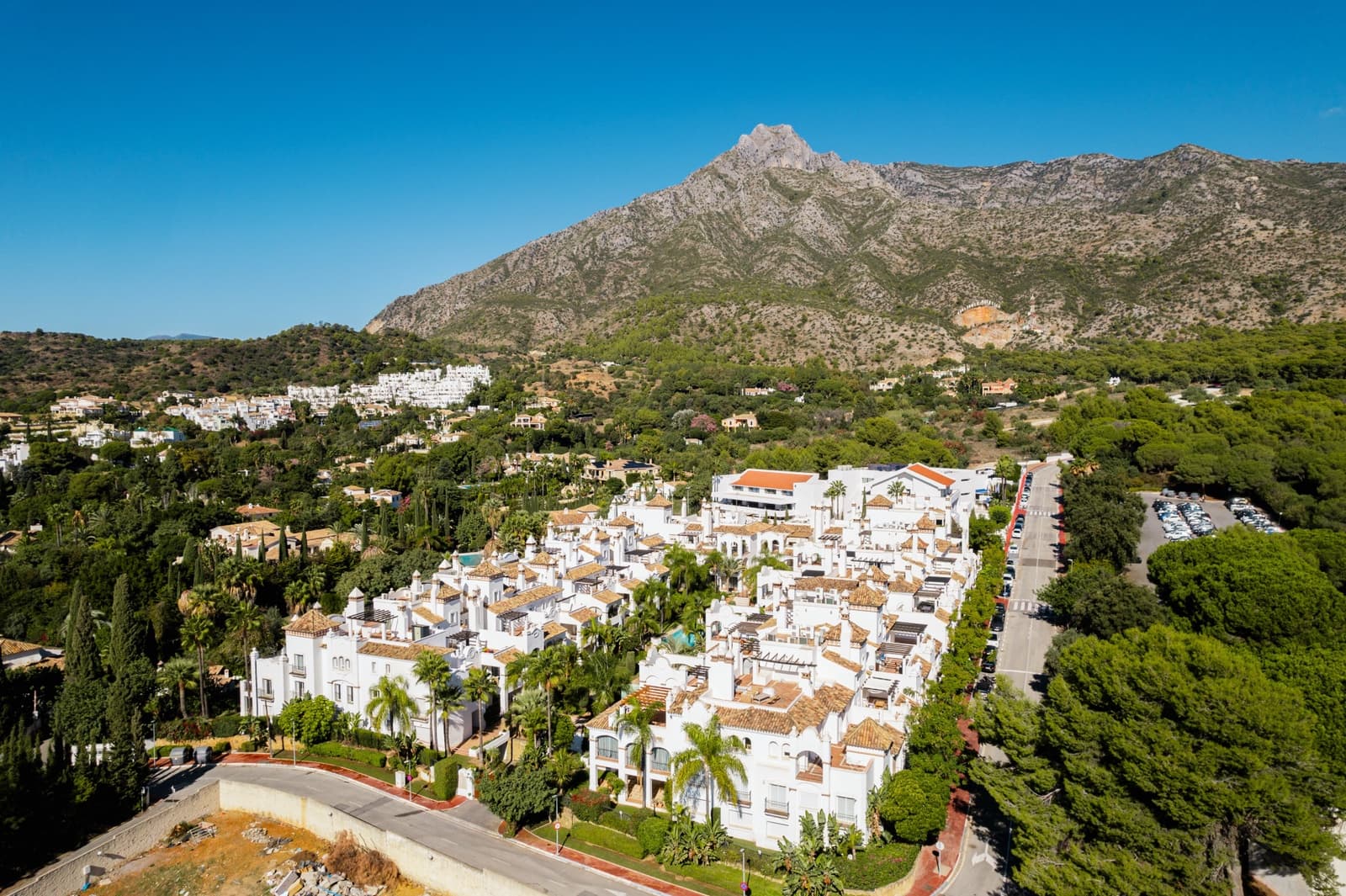 3 sypialnia Apartament na sprzedaż w Marbella z basenem garażem - 1 195 000 € (Ref: 10061736)