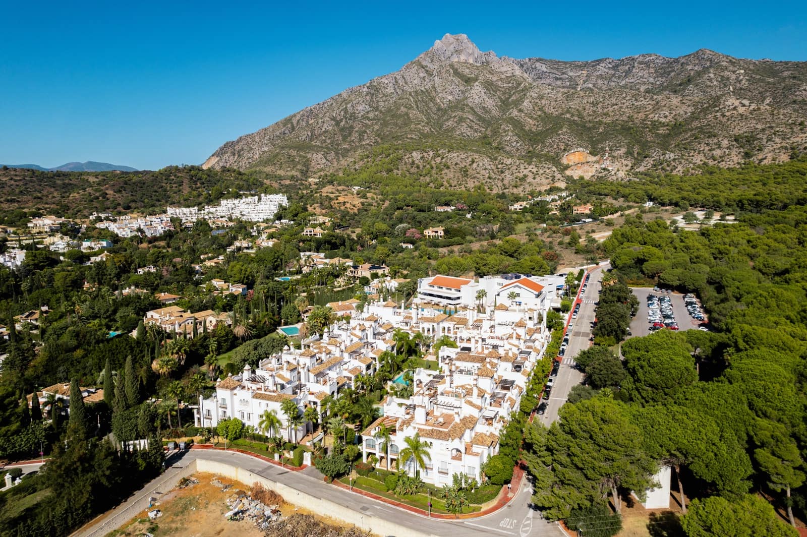 3 sypialnia Apartament na sprzedaż w Marbella z basenem garażem - 1 195 000 € (Ref: 10061736)