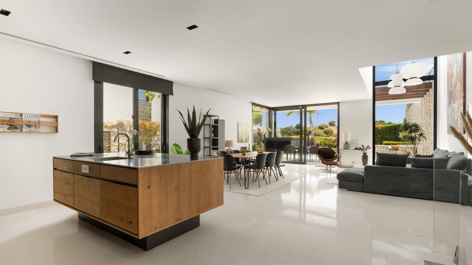 5 soveværelse Semi-Rækkehus til salg i Marbella med swimmingpool garage - € 1.395.000 (Ref: 10061738)