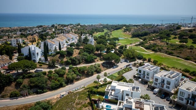 5 camera da letto Villetta Bifamiliare in vendita in Santa Clara, Marbella con piscina garage - 1.395.000 € (Rif: 10061738)