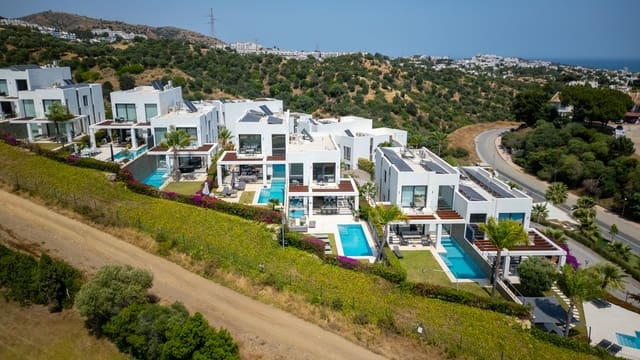 5 camera da letto Villetta Bifamiliare in vendita in Santa Clara, Marbella con piscina garage - 1.395.000 € (Rif: 10061738)