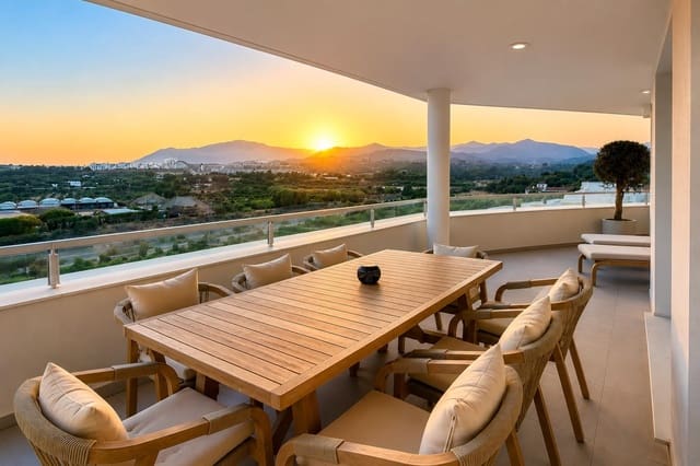 3 sovrum Lägenhet att hyra i Cancelada, Estepona med pool garage - 3 250 € (Ref: 10078117)