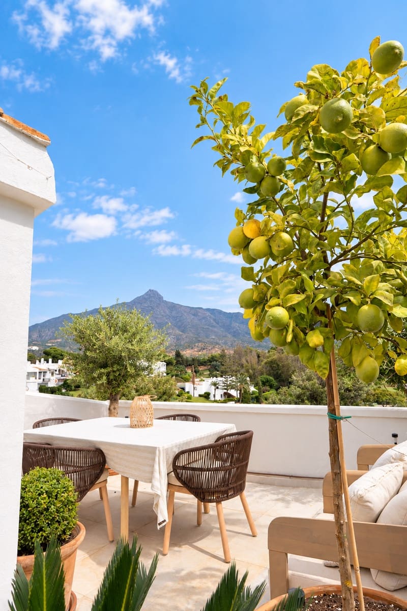 2 bedroom Penthouse for sale in Marbella with pool garage - € 495,000 (Ref: 10135961)