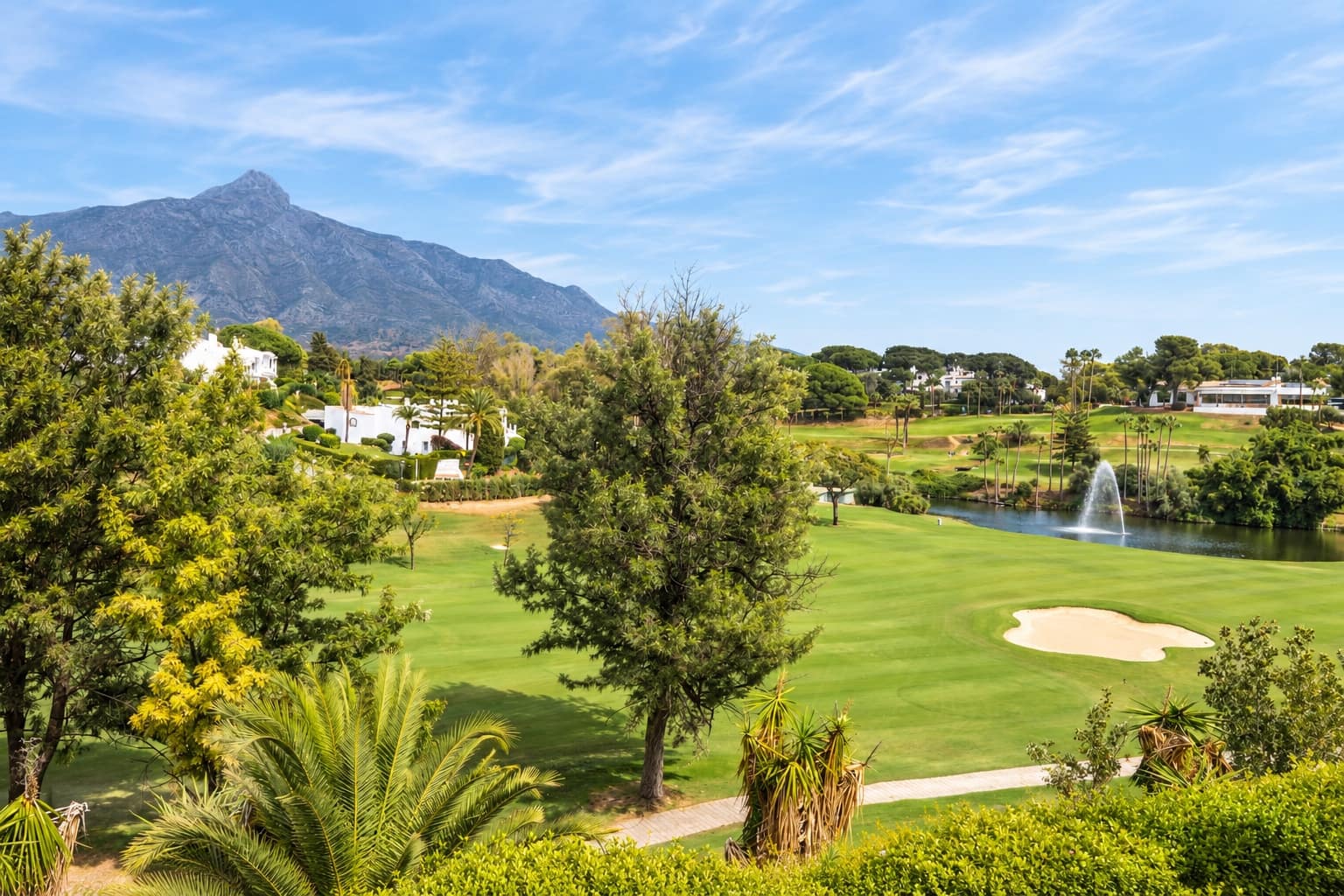 2 bedroom Penthouse for sale in Marbella with pool garage - € 495,000 (Ref: 10135961)