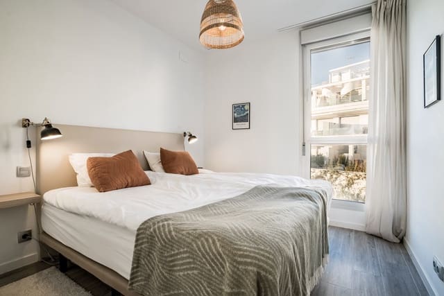 2 Zimmer Apartment zu vermieten in Cancelada, Estepona mit Pool Garage - 2.500 € (Ref: 10146984)