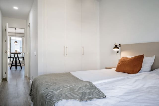 2 Zimmer Apartment zu vermieten in Cancelada, Estepona mit Pool Garage - 2.500 € (Ref: 10146984)
