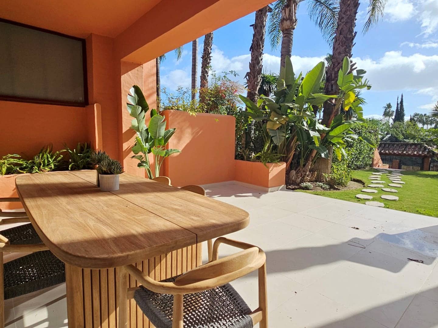 4 soveværelse Villa til salg i Marbella med swimmingpool garage - € 1.795.000 (Ref: 10146985)