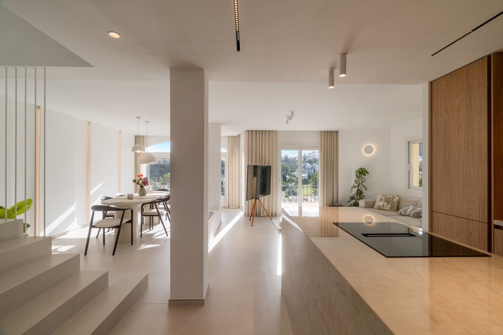 3 sypialnia Penthouse na sprzedaż w Benahavis z basenem garażem - 1 150 000 € (Ref: 10150340)