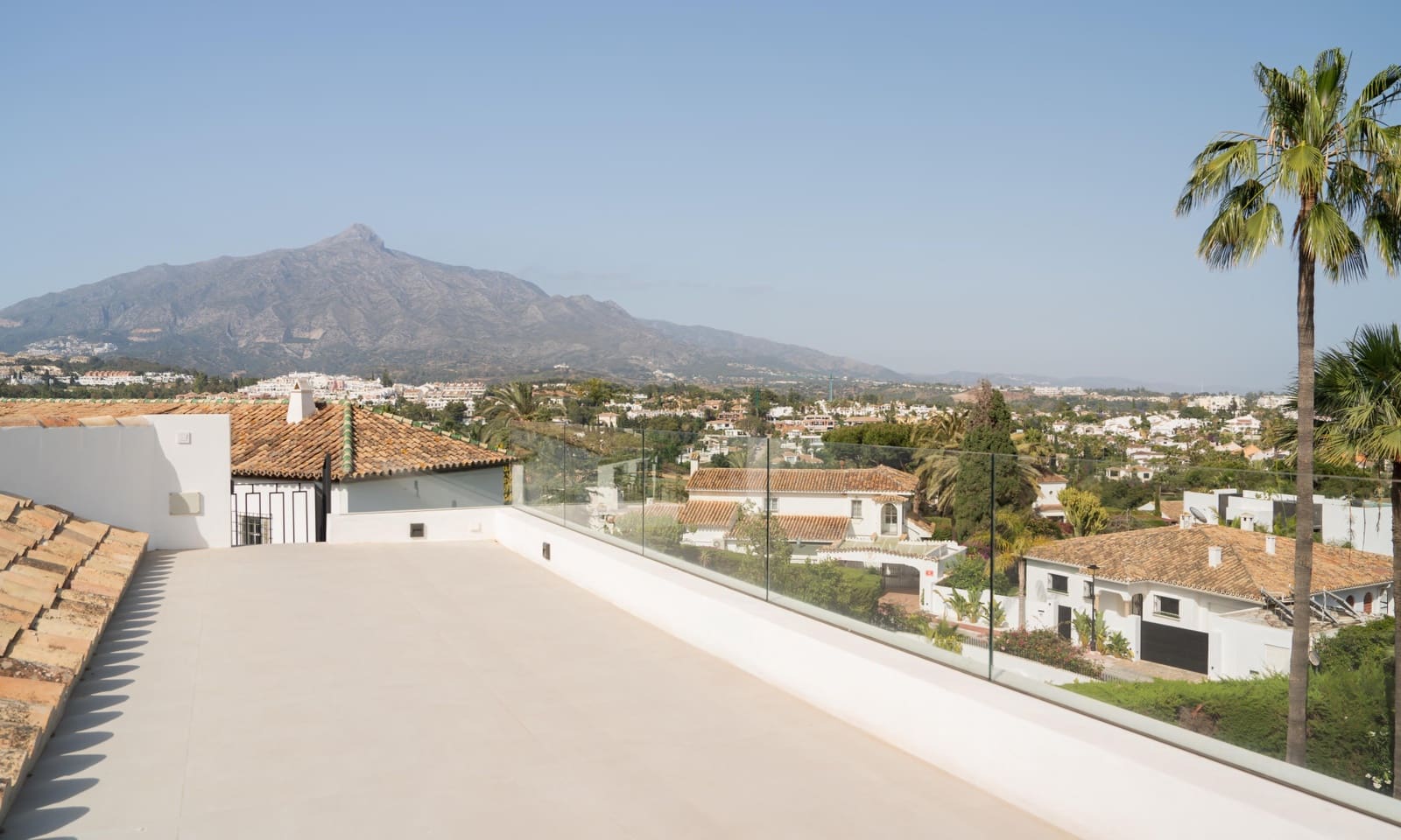 5 sovrum Villa att hyra i Nueva Andalucia med pool garage - 24 000 € (Ref: 10154968)
