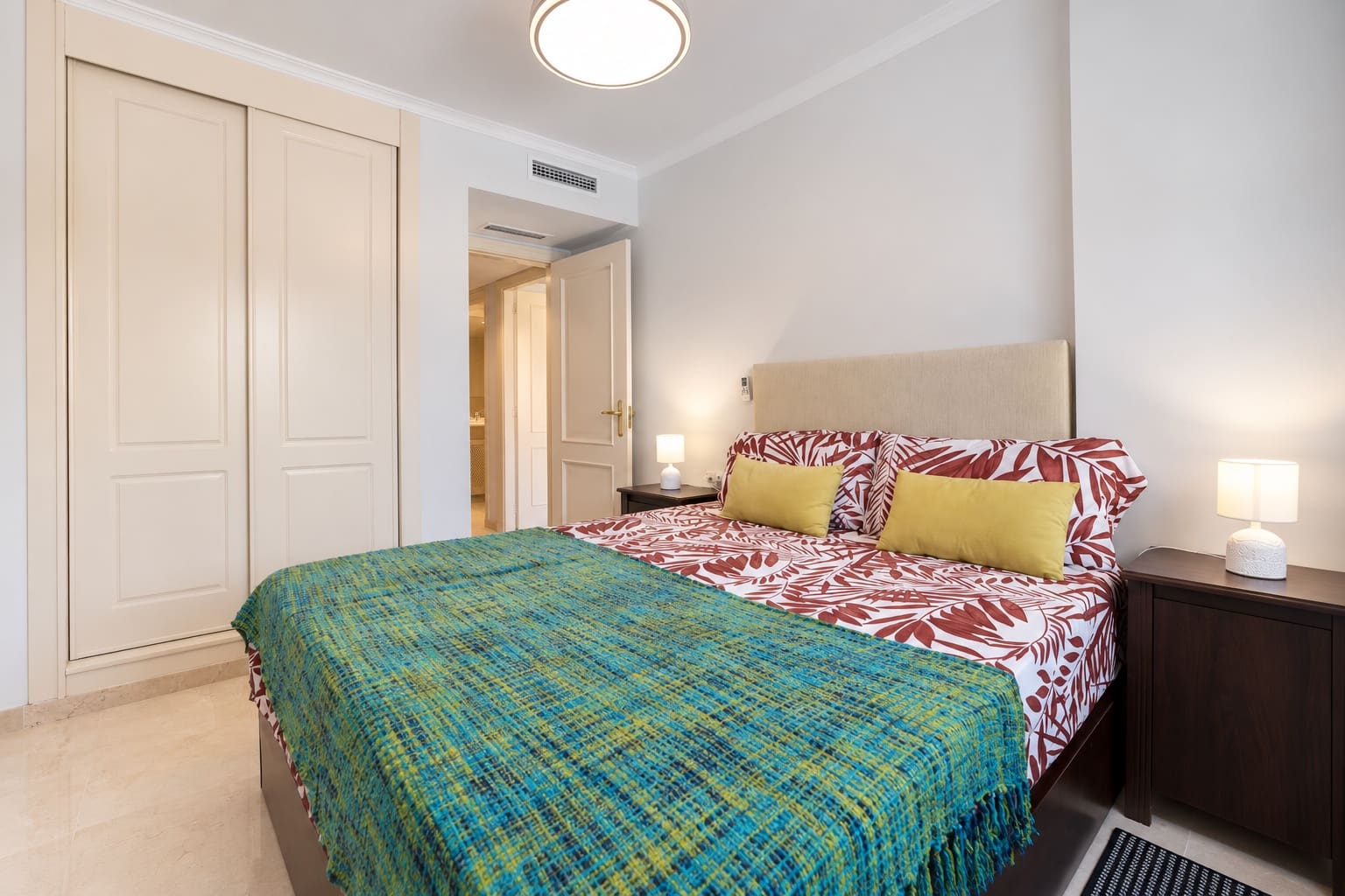 Apartamento de 3 habitaciones en Sotogrande en venta con piscina garaje - 680.000 € (Ref: 10180166)