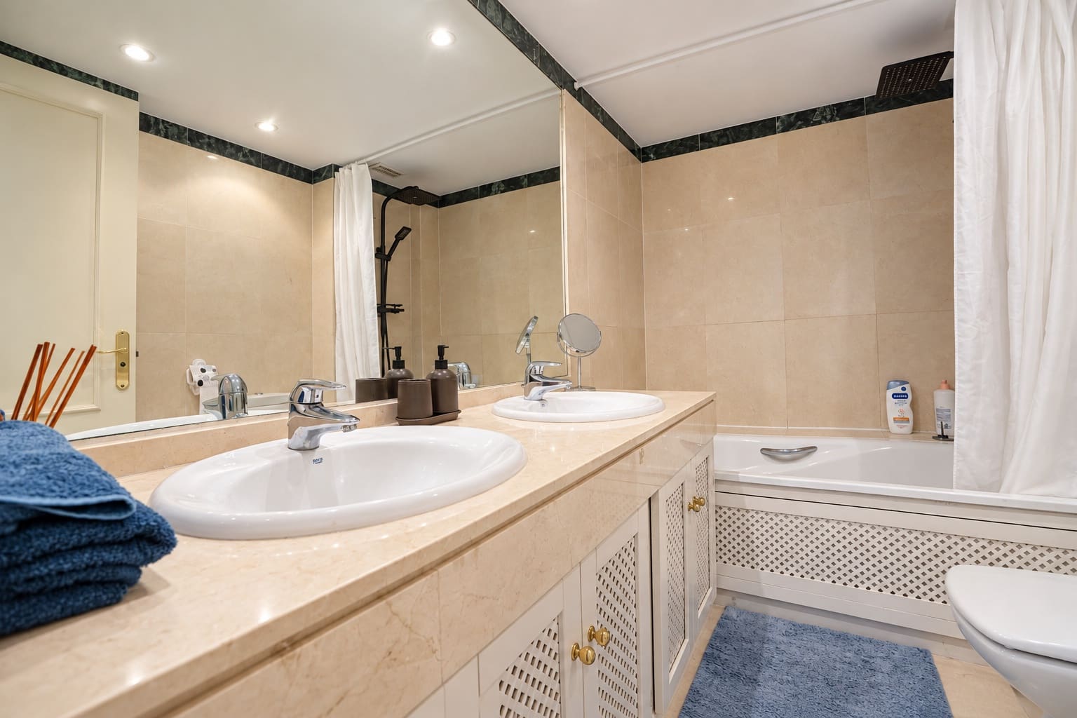 Apartamento de 3 habitaciones en Sotogrande en venta con piscina garaje - 680.000 € (Ref: 10180166)
