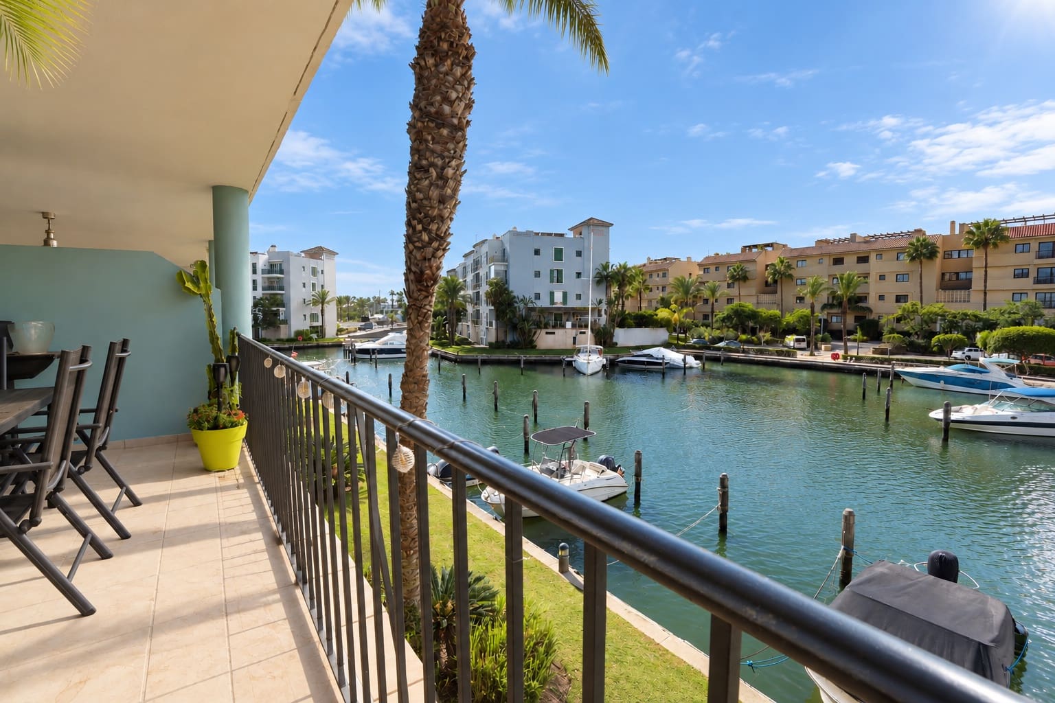 Apartamento de 3 habitaciones en Sotogrande en venta con piscina garaje - 680.000 € (Ref: 10180166)