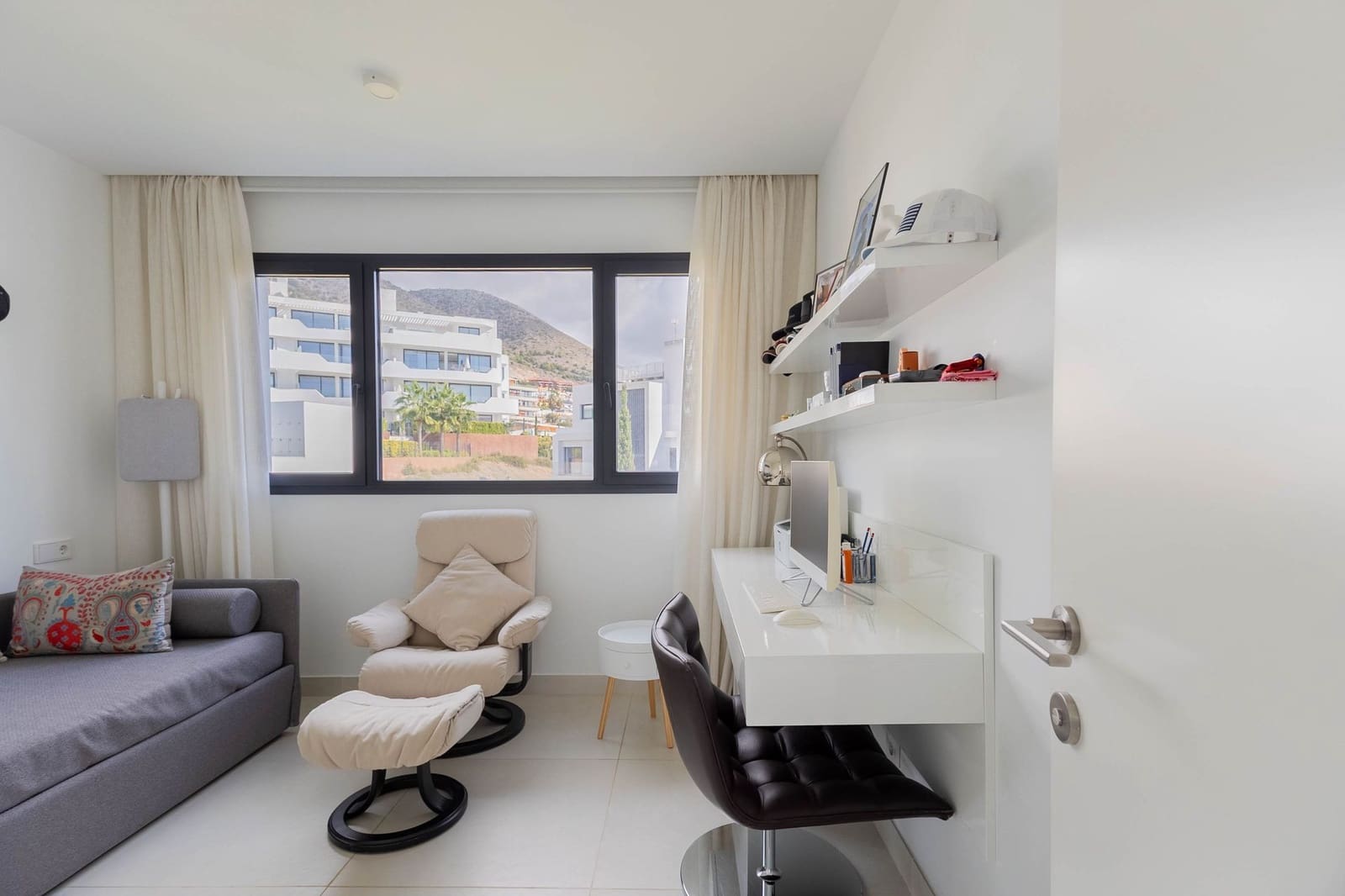 2 Zimmer Penthouse zu verkaufen in Fuengirola mit Pool Garage - 980.000 € (Ref: 10180167)