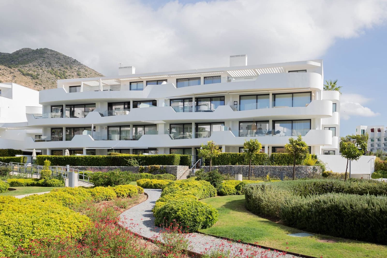 2 Zimmer Penthouse zu verkaufen in Fuengirola mit Pool Garage - 980.000 € (Ref: 10180167)