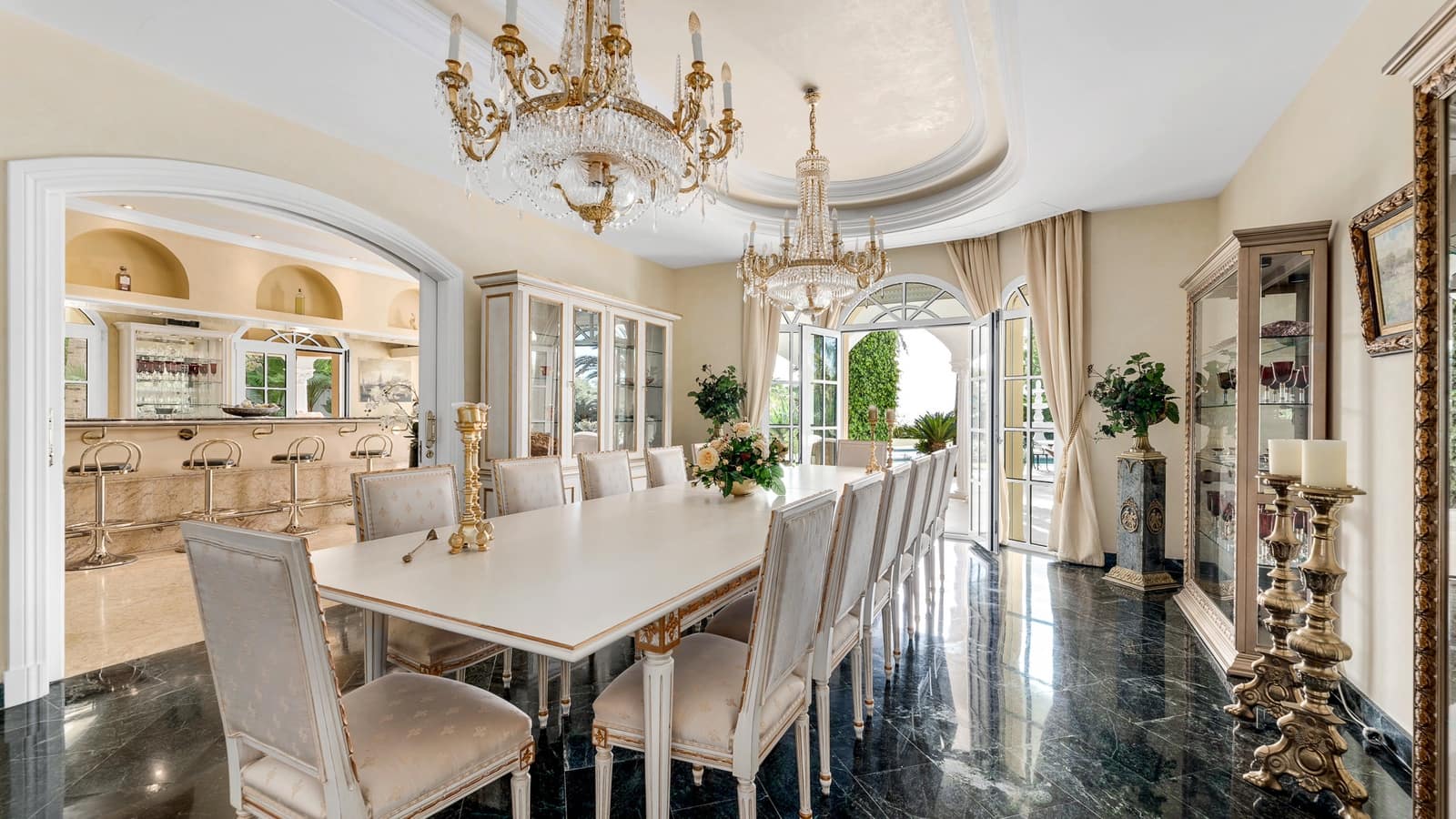 14 slaapkamer Villa te koop in Marbella met zwembad garage - € 19.850.000 (Ref: 10184662)