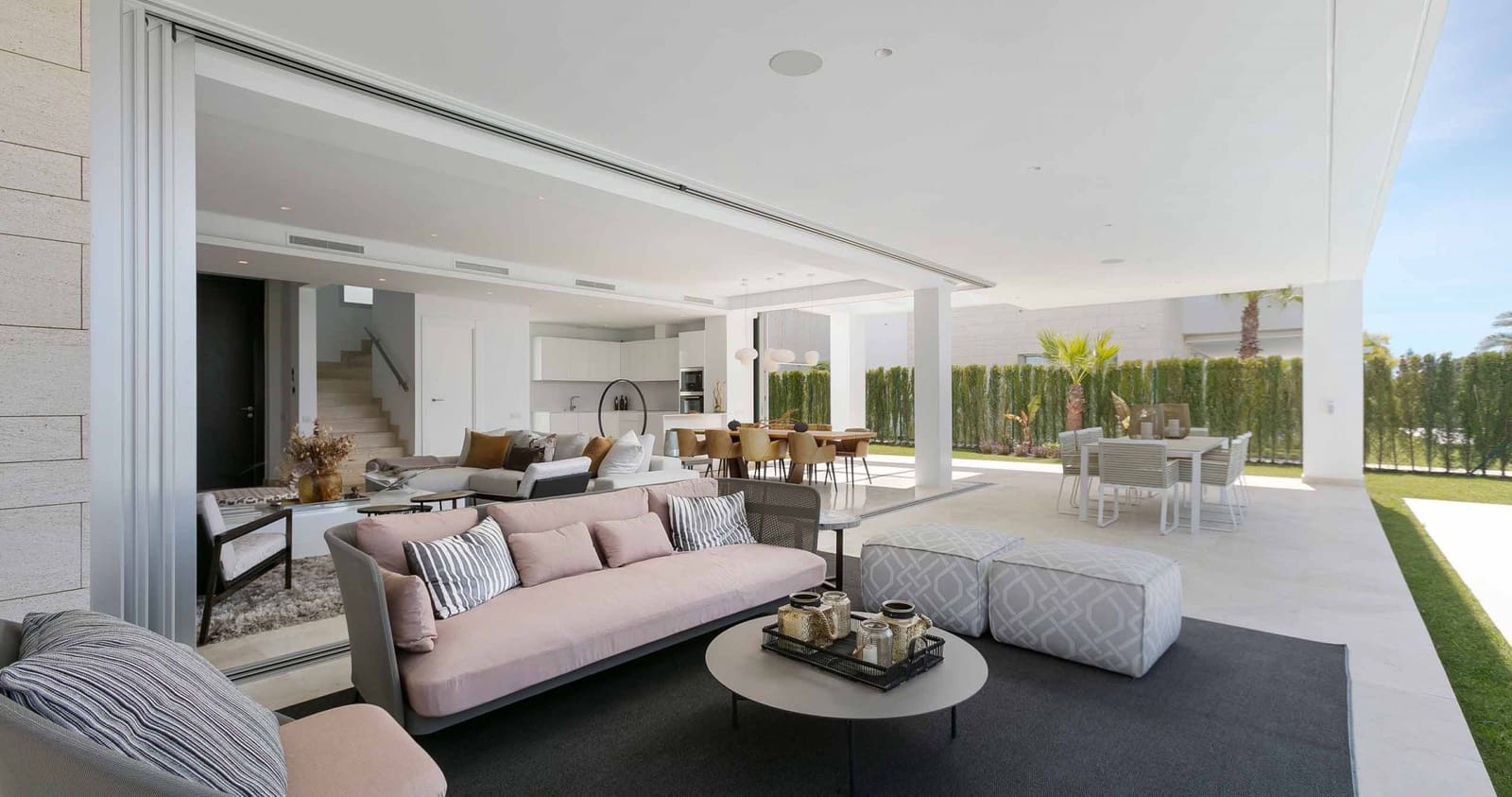 4 bedroom Villa for sale in Marbella with pool garage - € 1,999,999 (Ref: 8051385)