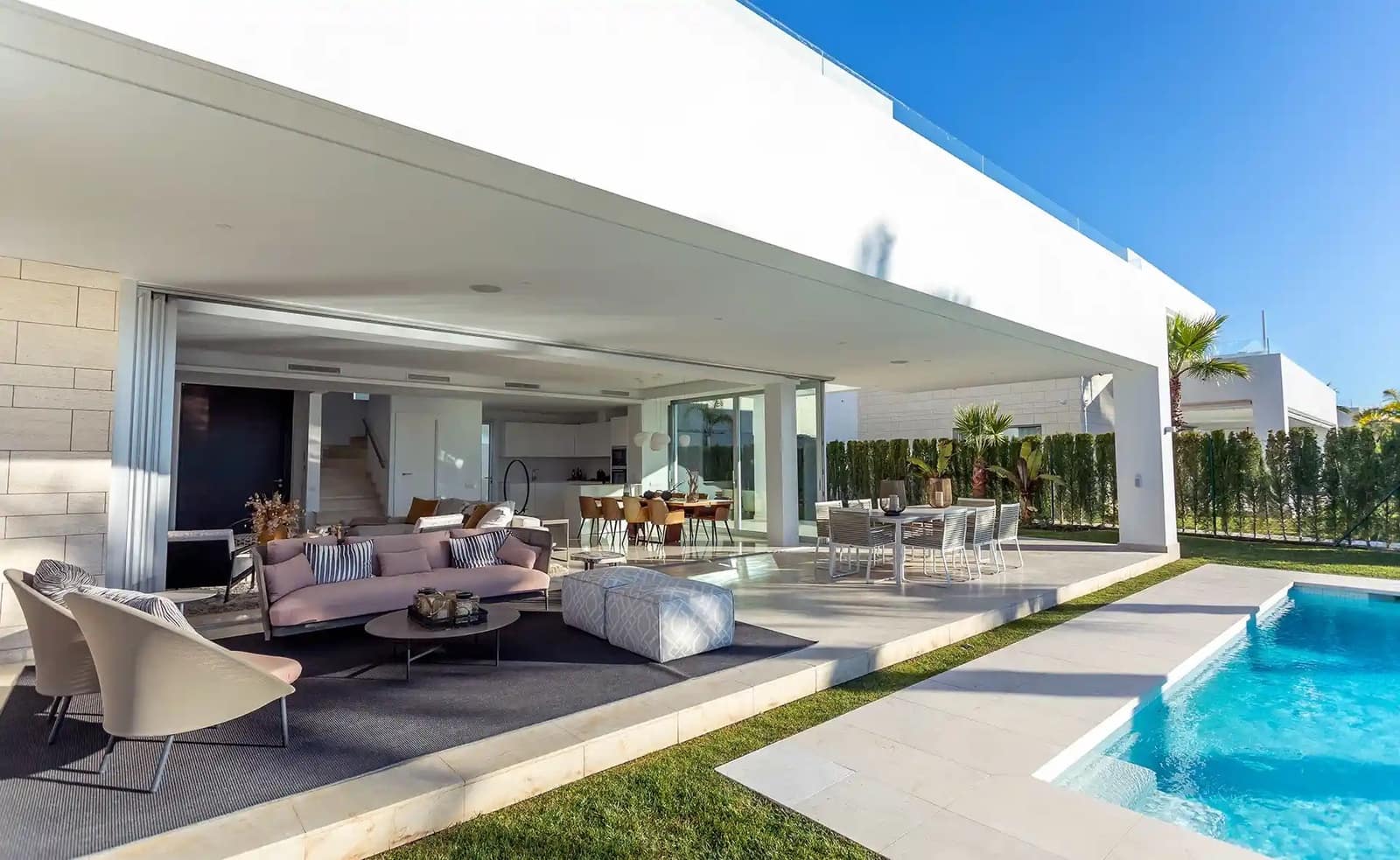 4 sypialnia Willa na sprzedaż w Marbella z basenem garażem - 2 150 000 € (Ref: 8051385)