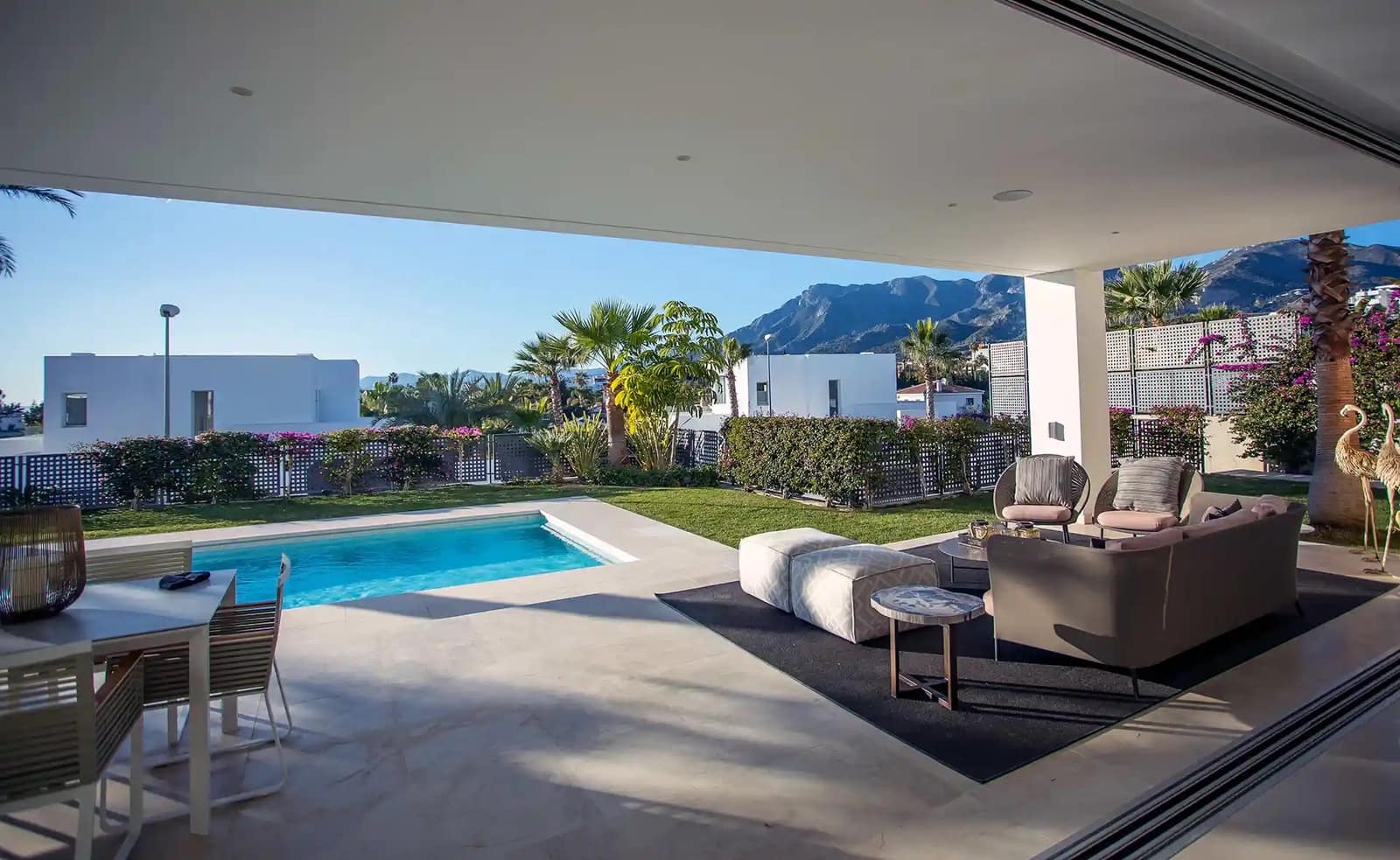 4 sypialnia Willa na sprzedaż w Marbella z basenem garażem - 2 150 000 € (Ref: 8051385)
