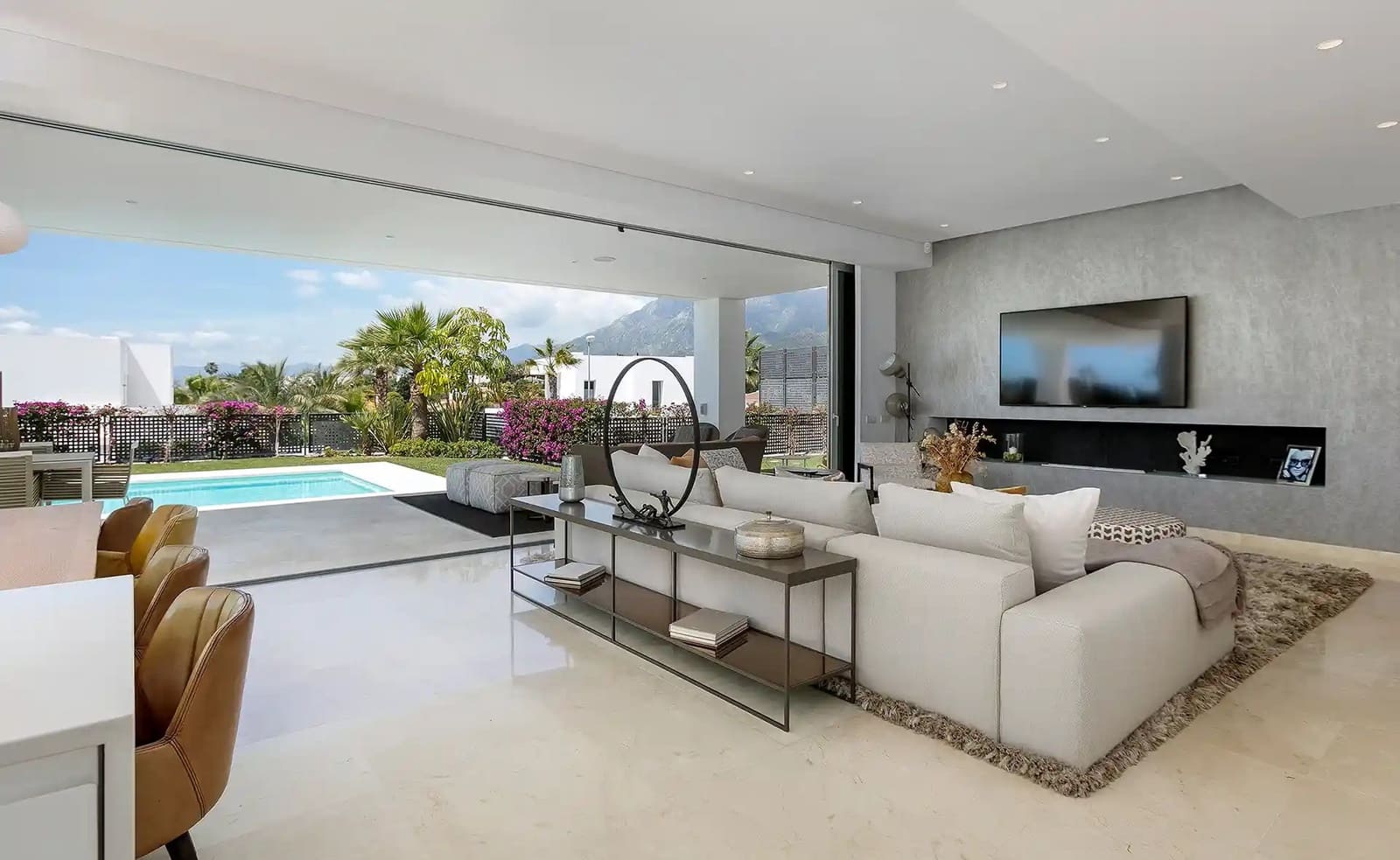 4 sypialnia Willa na sprzedaż w Marbella z basenem garażem - 2 150 000 € (Ref: 8051385)