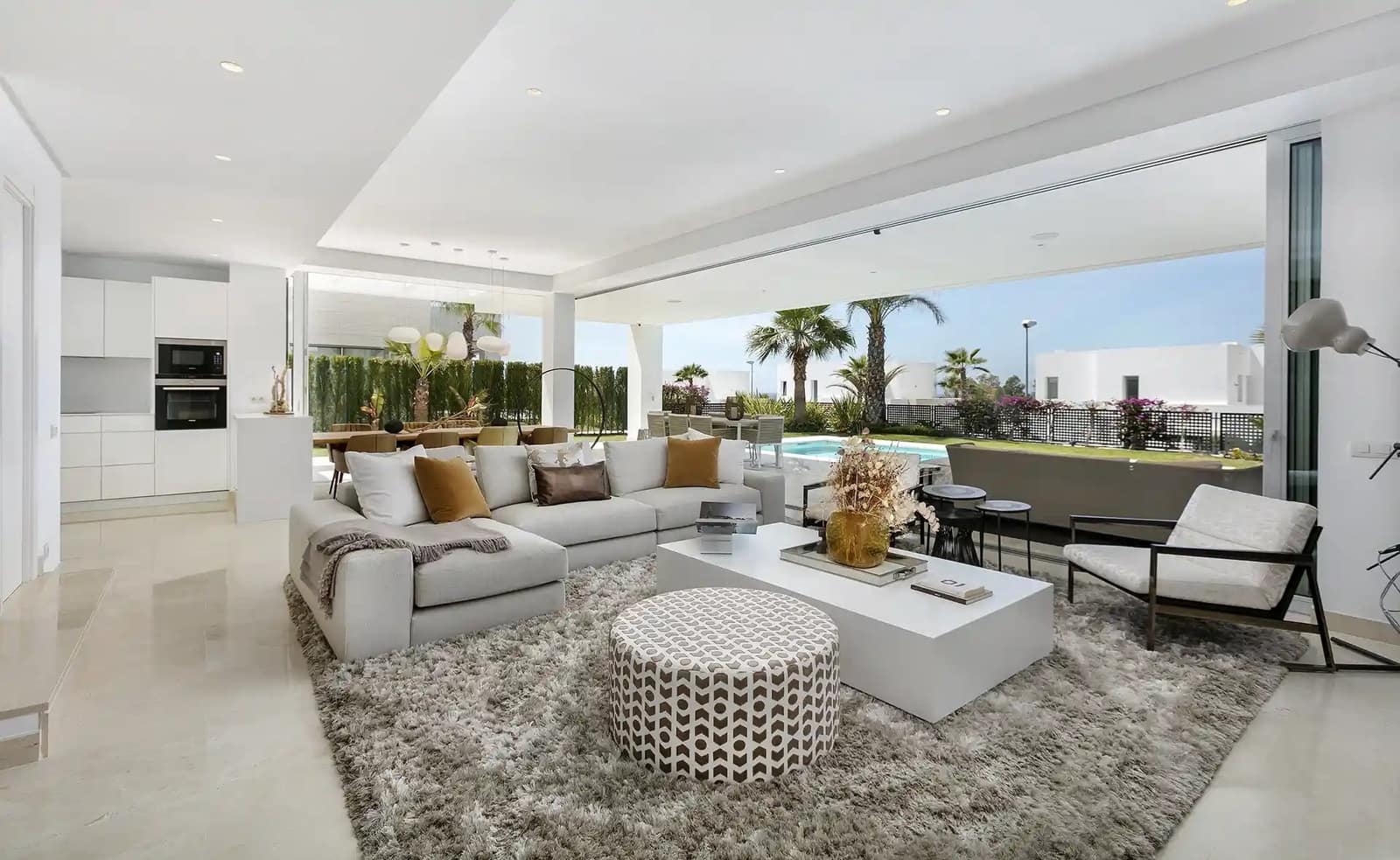 4 sypialnia Willa na sprzedaż w Marbella z basenem garażem - 2 150 000 € (Ref: 8051385)