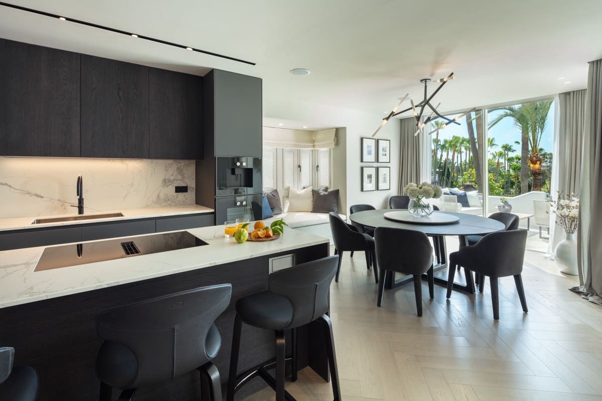 3 sypialnia Penthouse na sprzedaż w Marbella z basenem garażem - 5 995 000 € (Ref: 8051396)