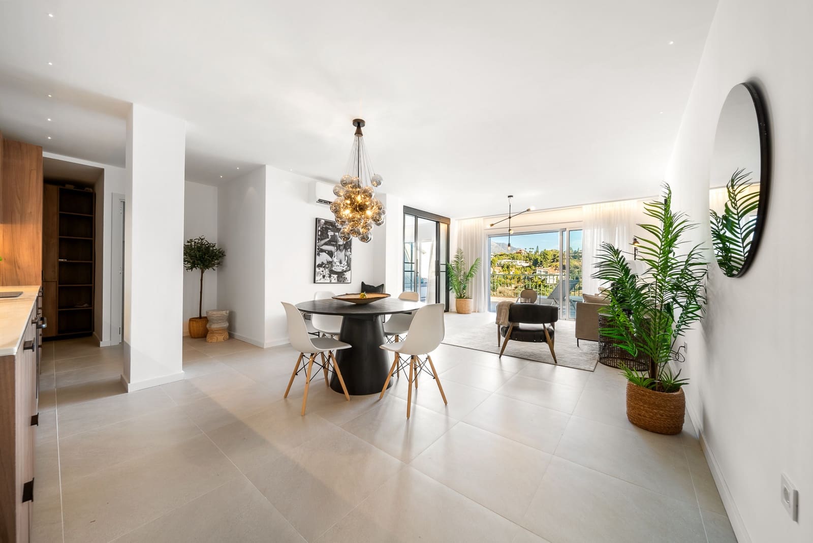 3 bedroom Apartment for sale in La Quinta with pool garage - € 695,000 (Ref: 8055173)