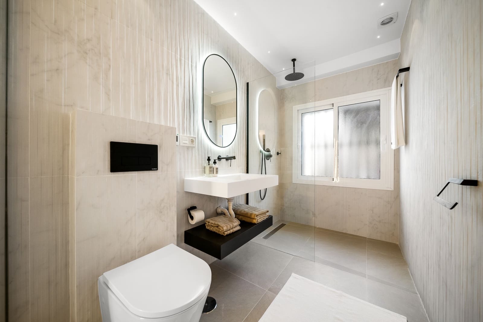 3 bedroom Apartment for sale in La Quinta with pool garage - € 695,000 (Ref: 8055173)