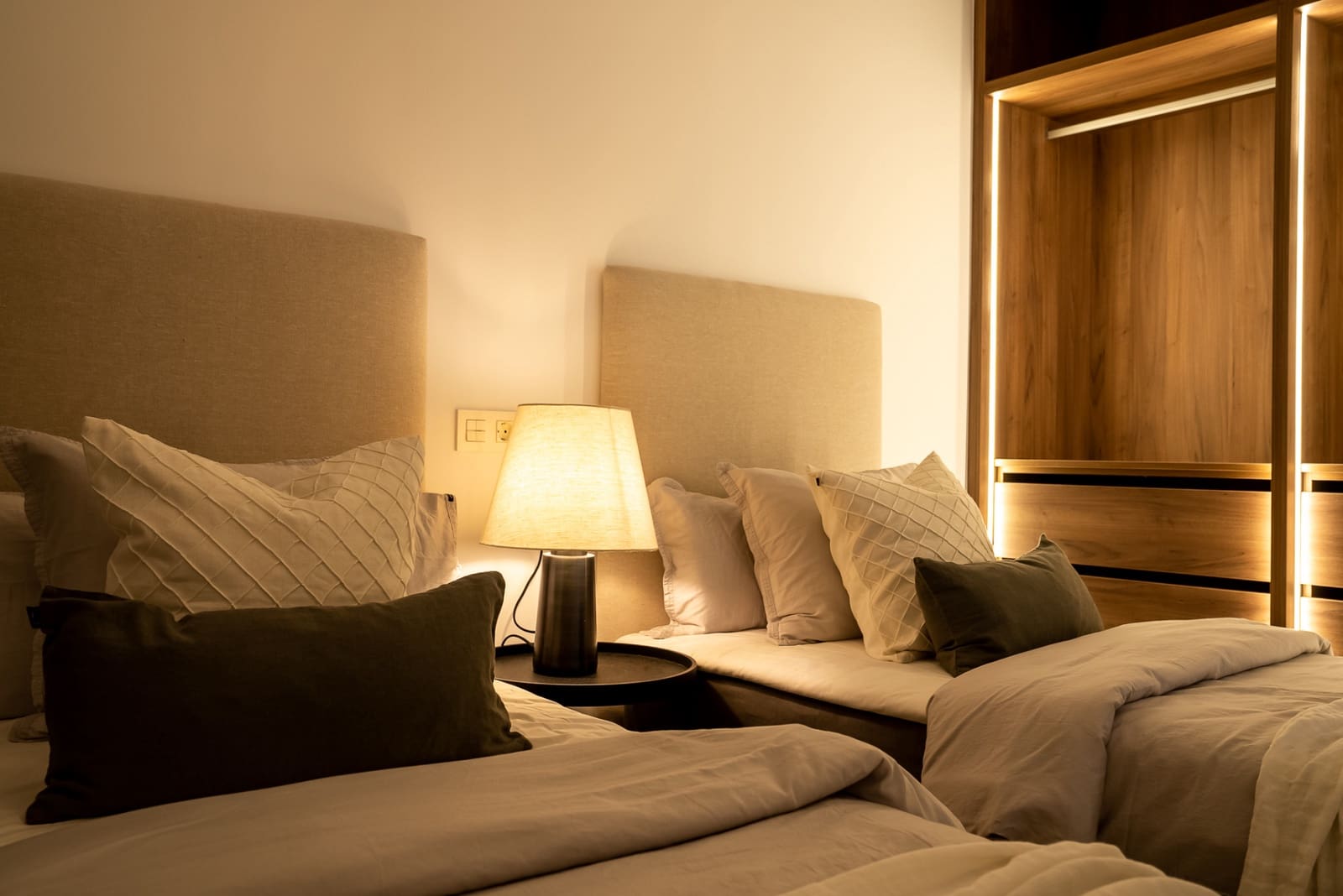 3 bedroom Apartment for sale in La Quinta with pool garage - € 695,000 (Ref: 8055173)