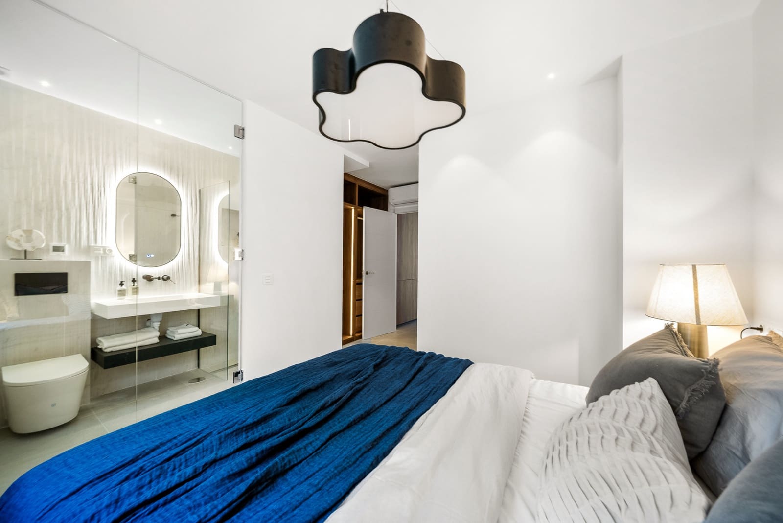 3 bedroom Apartment for sale in La Quinta with pool garage - € 695,000 (Ref: 8055173)