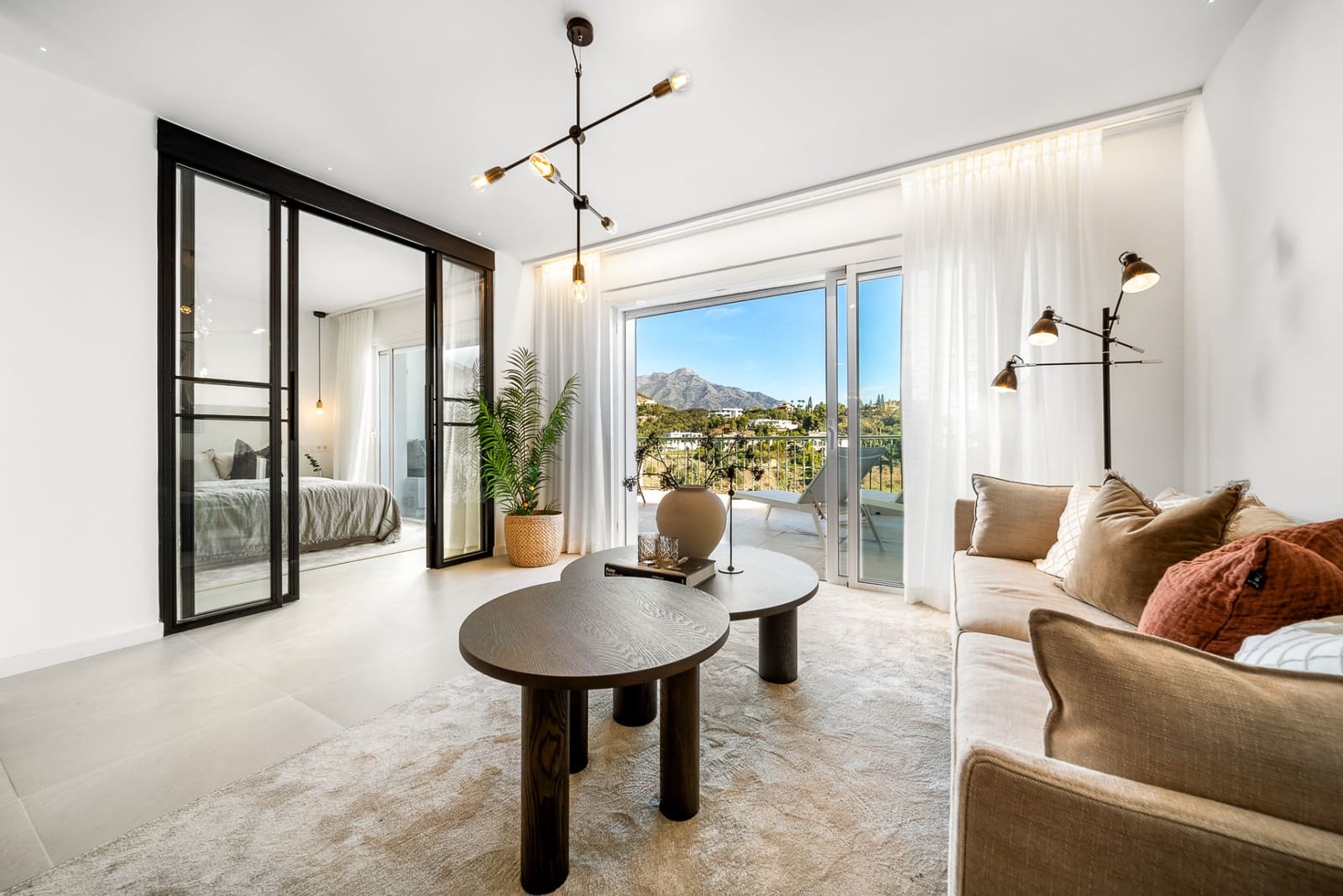 3 bedroom Apartment for sale in La Quinta with pool garage - € 695,000 (Ref: 8055173)