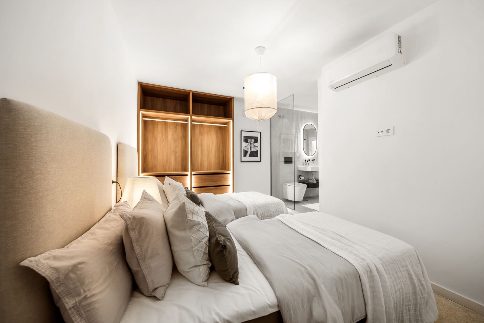 3 bedroom Apartment for sale in La Quinta with pool garage - € 695,000 (Ref: 8055173)