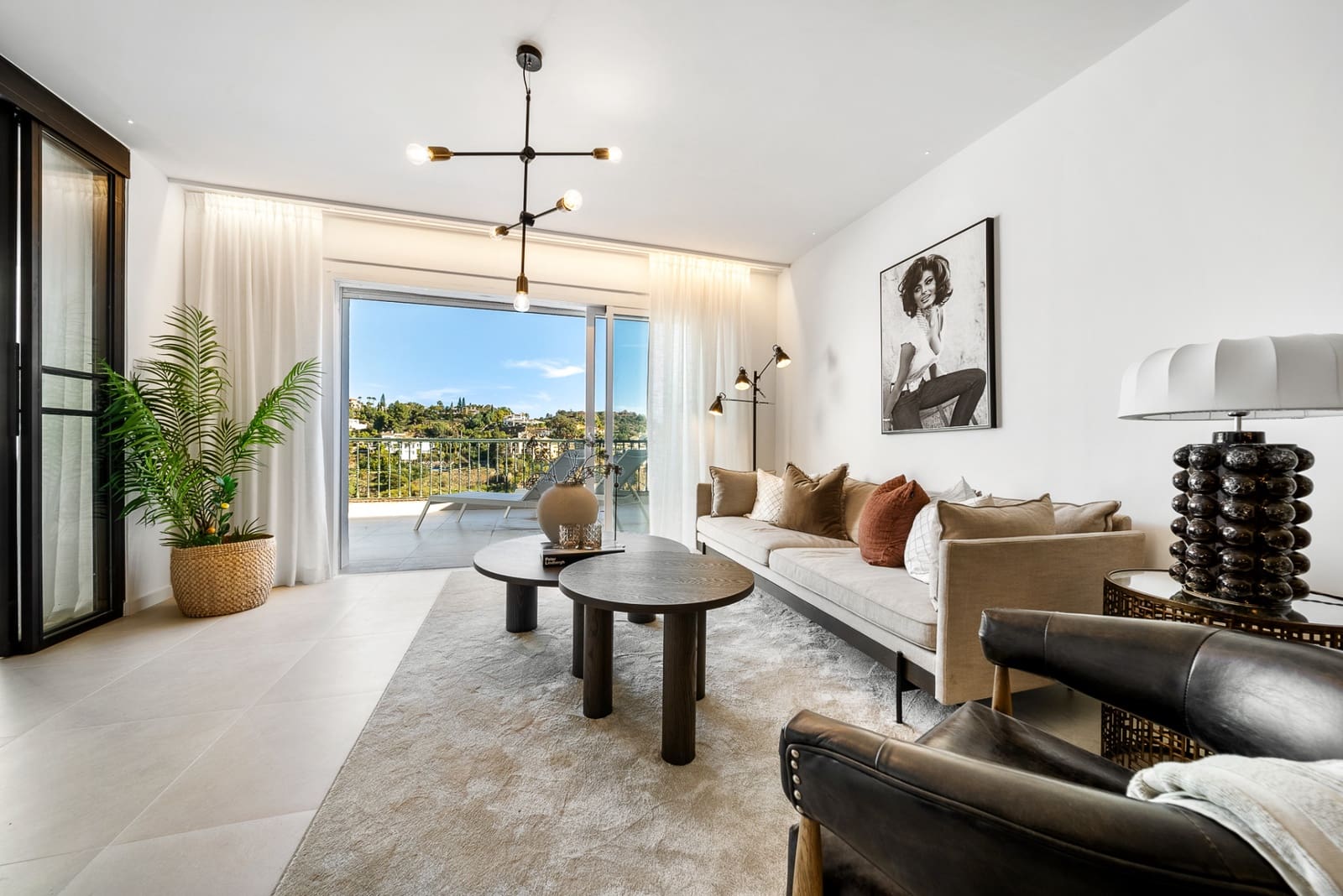 3 bedroom Apartment for sale in La Quinta with pool garage - € 695,000 (Ref: 8055173)