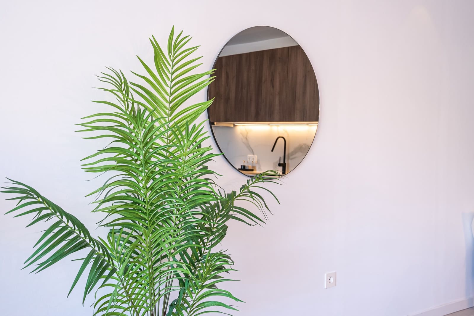 3 bedroom Apartment for sale in La Quinta with pool garage - € 695,000 (Ref: 8055173)