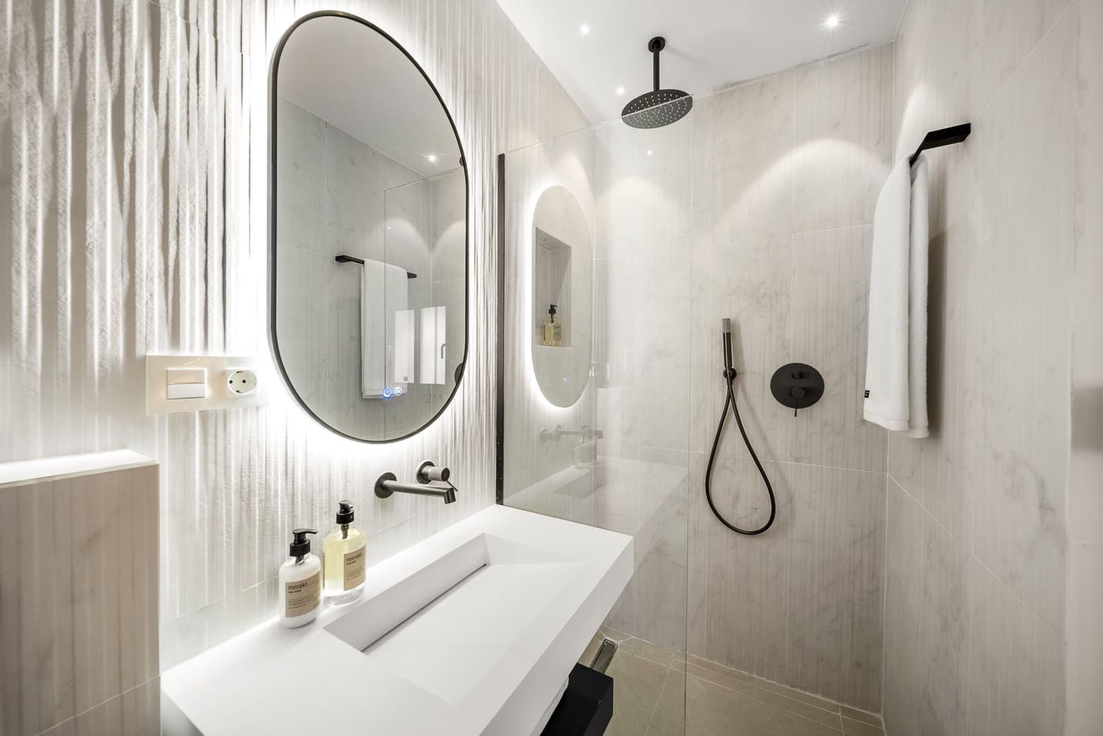 3 bedroom Apartment for sale in La Quinta with pool garage - € 695,000 (Ref: 8055173)