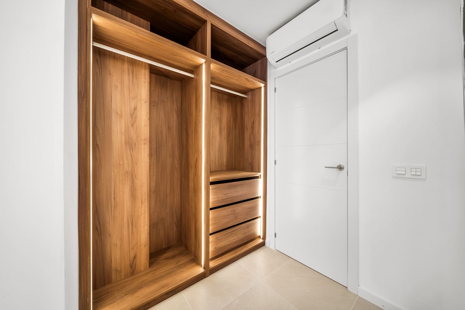 3 bedroom Apartment for sale in La Quinta with pool garage - € 695,000 (Ref: 8055173)