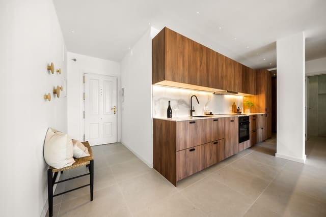 3 sovrum Lägenhet till salu i La Quinta, Benahavís med pool garage - 695 000 € (Ref: 8055173)