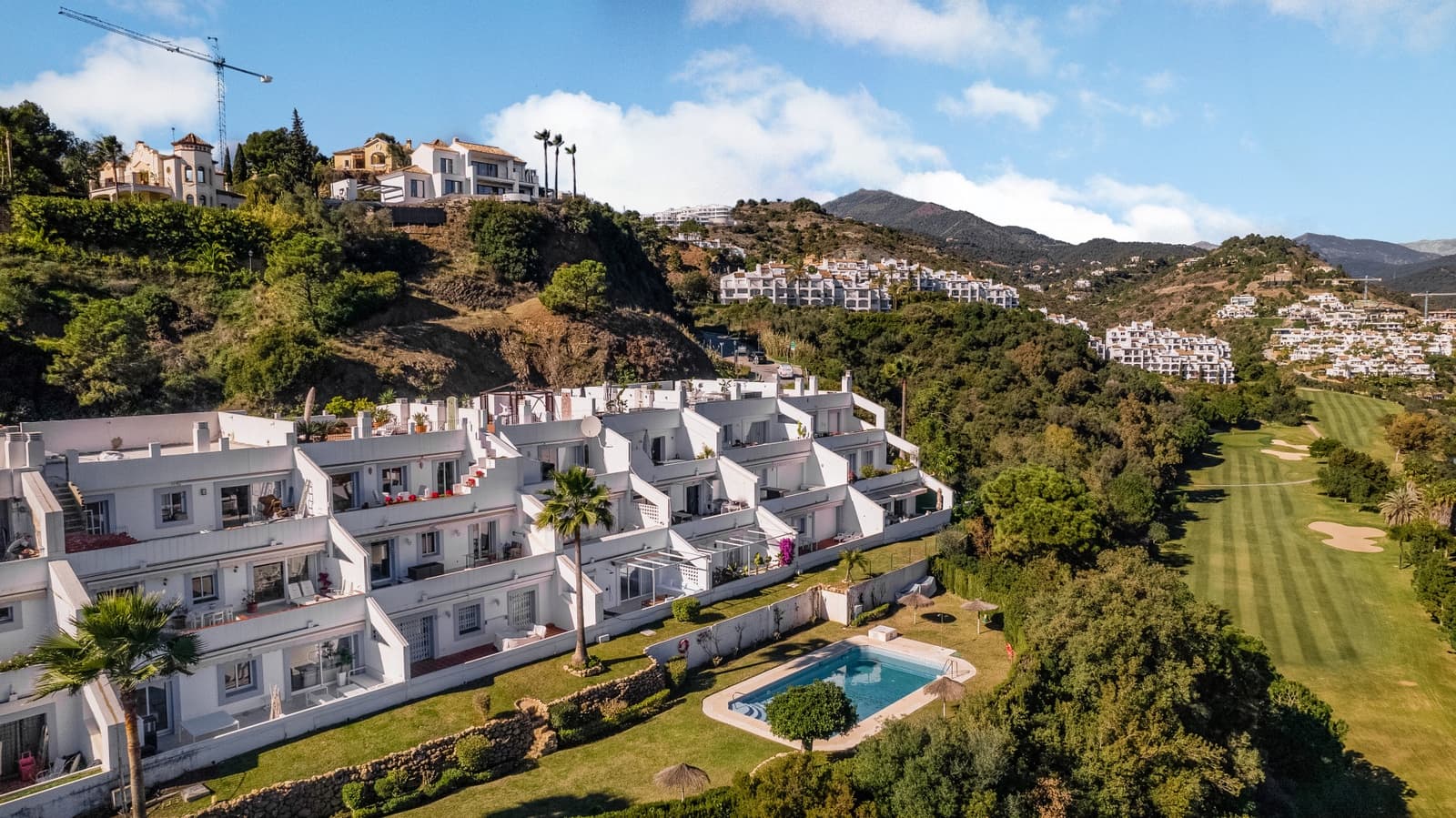 Apartamento de 4 habitaciones en La Quinta en venta con piscina garaje - 595.000 € (Ref: 8063819)