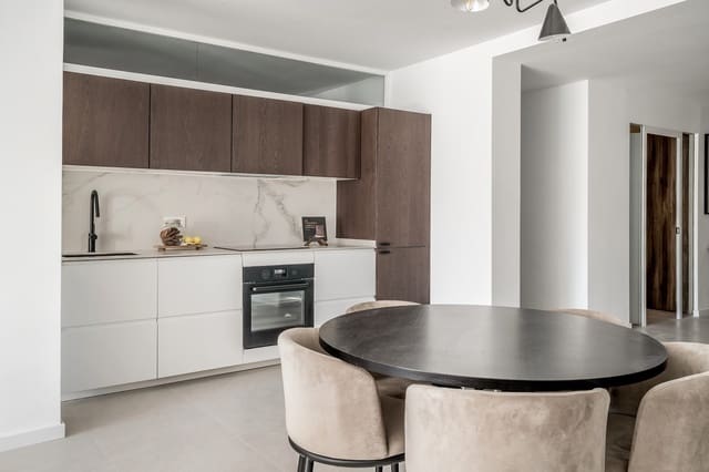 Apartamento de 4 habitaciones en La Quinta, Benahavís en venta con piscina garaje - 595.000 € (Ref: 8063819)